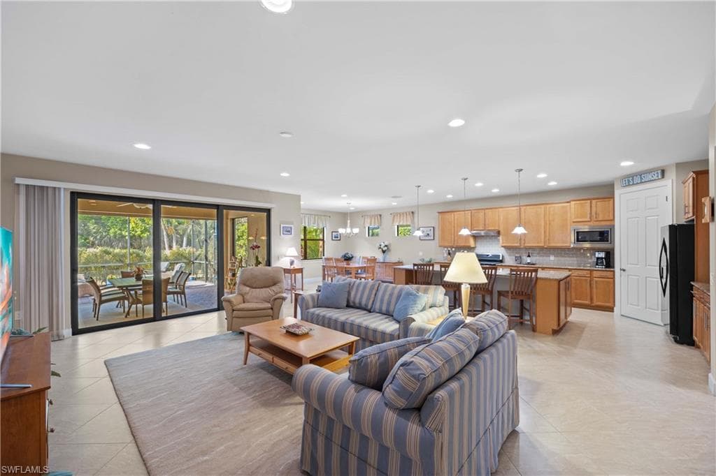 7045 Live Oak Dr, Naples, FL 34114-5