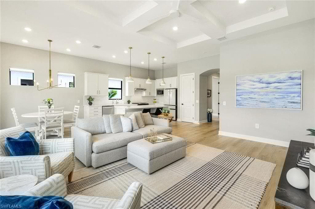 9729 Everglades Dr, Naples, FL 34120-14