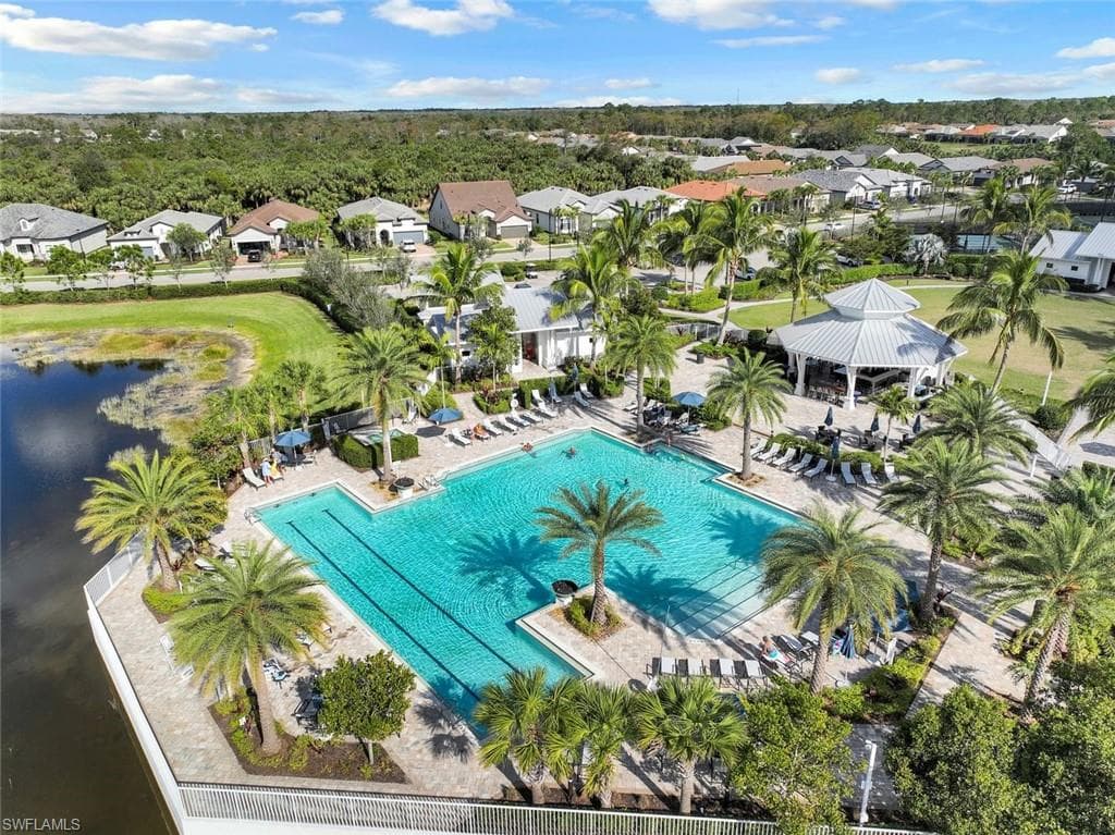 9729 Everglades Dr, Naples, FL 34120-29