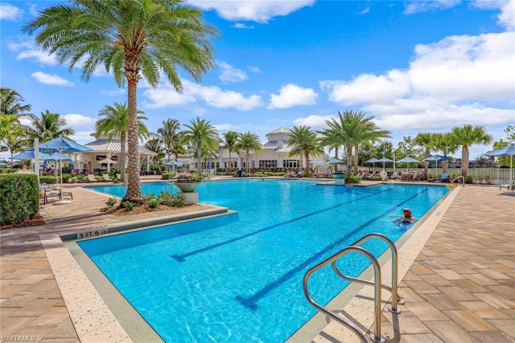 9729 Everglades Dr, Naples, FL 34120-30