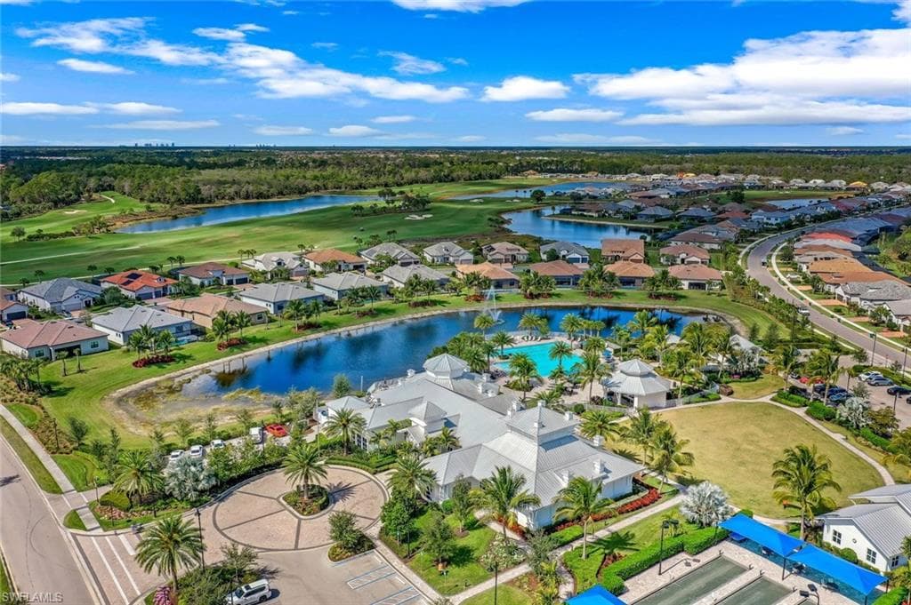 9729 Everglades Dr, Naples, FL 34120-31