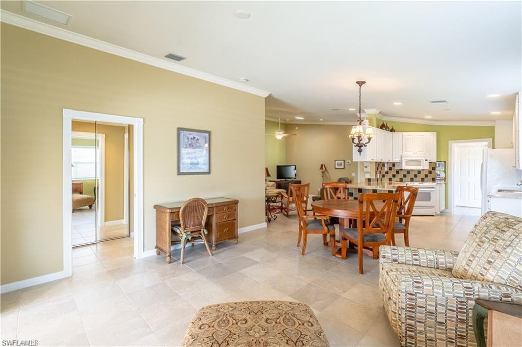 8376 Borboni Ct, Naples, FL 34114-9