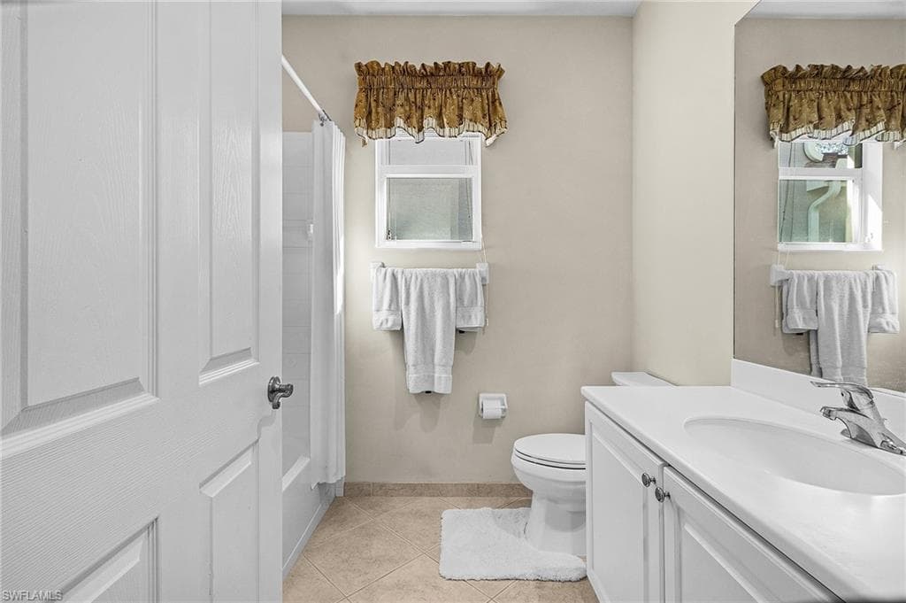 14489 Sterling Oaks Dr, Naples, FL 34110-9