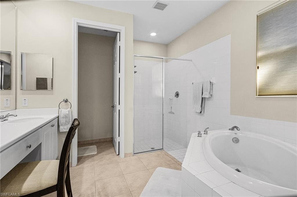 14489 Sterling Oaks Dr, Naples, FL 34110-19