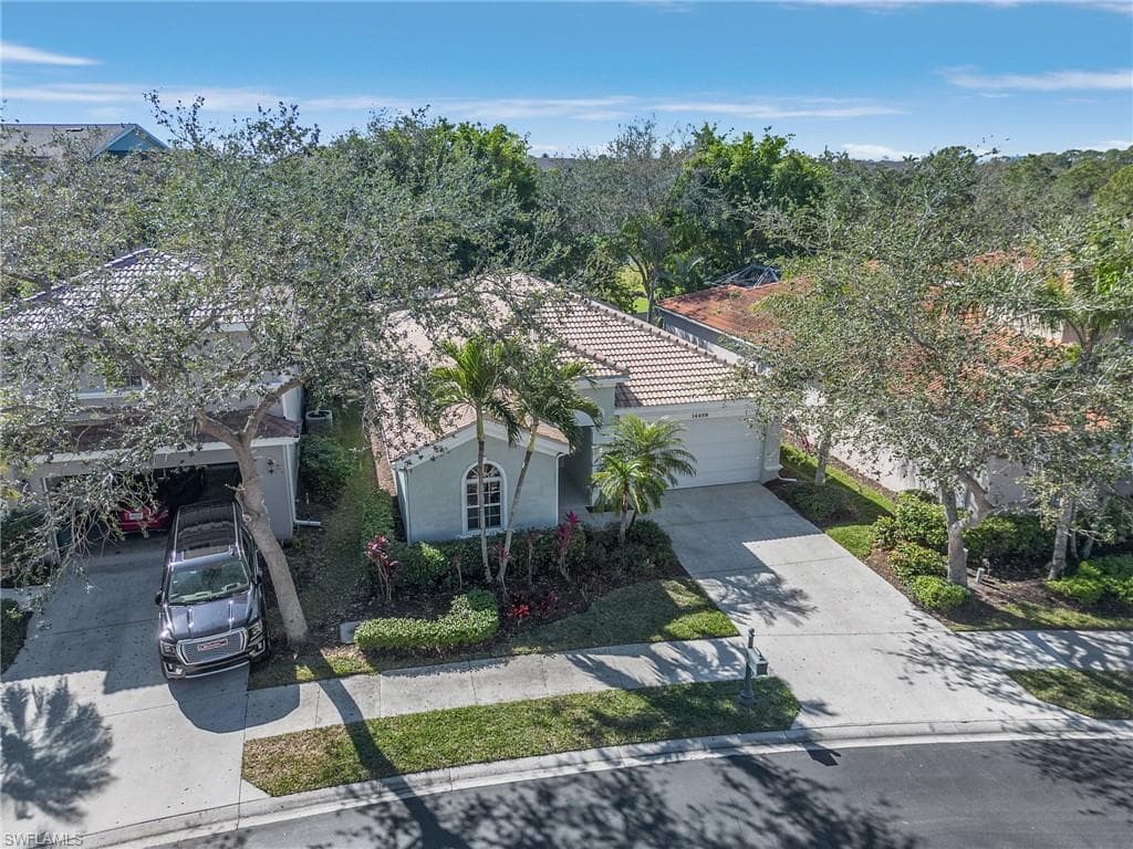 14489 Sterling Oaks Dr, Naples, FL 34110-5
