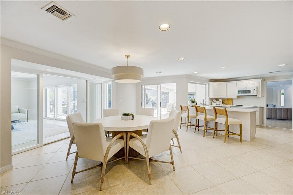 660 14th Ave S, Naples, FL 34102-11