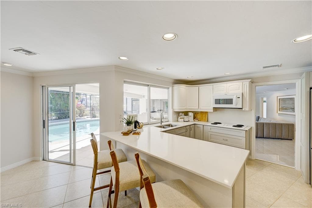 660 14th Ave S, Naples, FL 34102-13