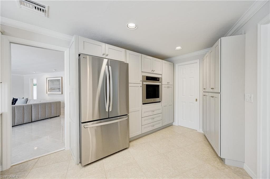660 14th Ave S, Naples, FL 34102-15