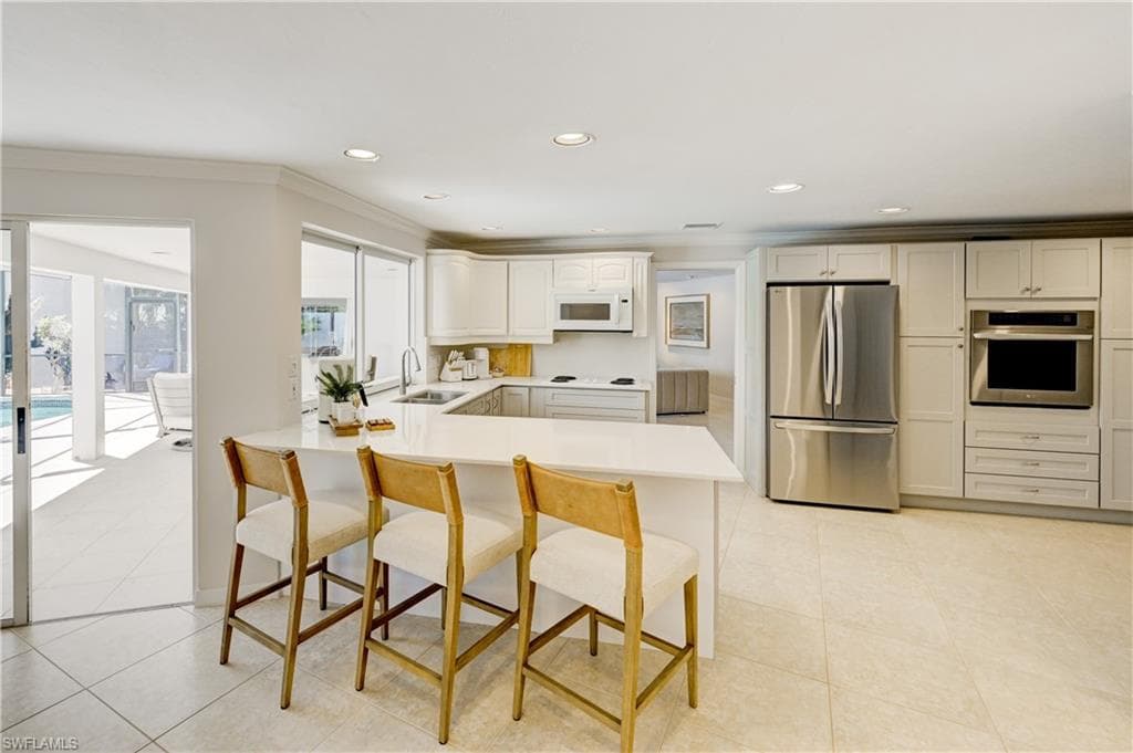 660 14th Ave S, Naples, FL 34102-16