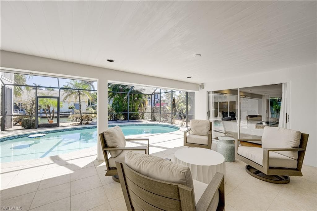 660 14th Ave S, Naples, FL 34102-19