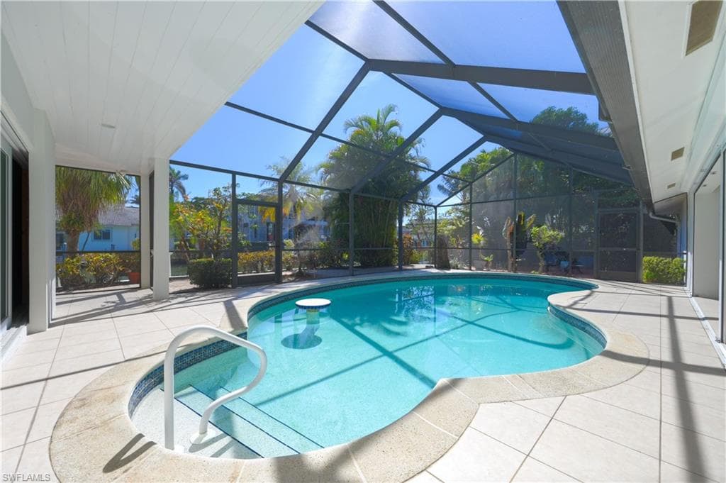 660 14th Ave S, Naples, FL 34102-23