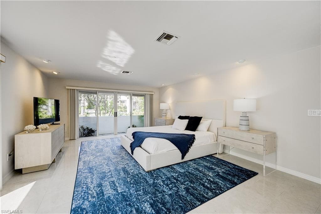 660 14th Ave S, Naples, FL 34102-24