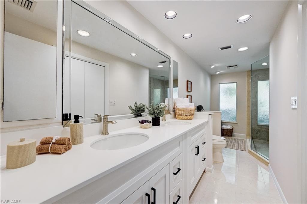 660 14th Ave S, Naples, FL 34102-26