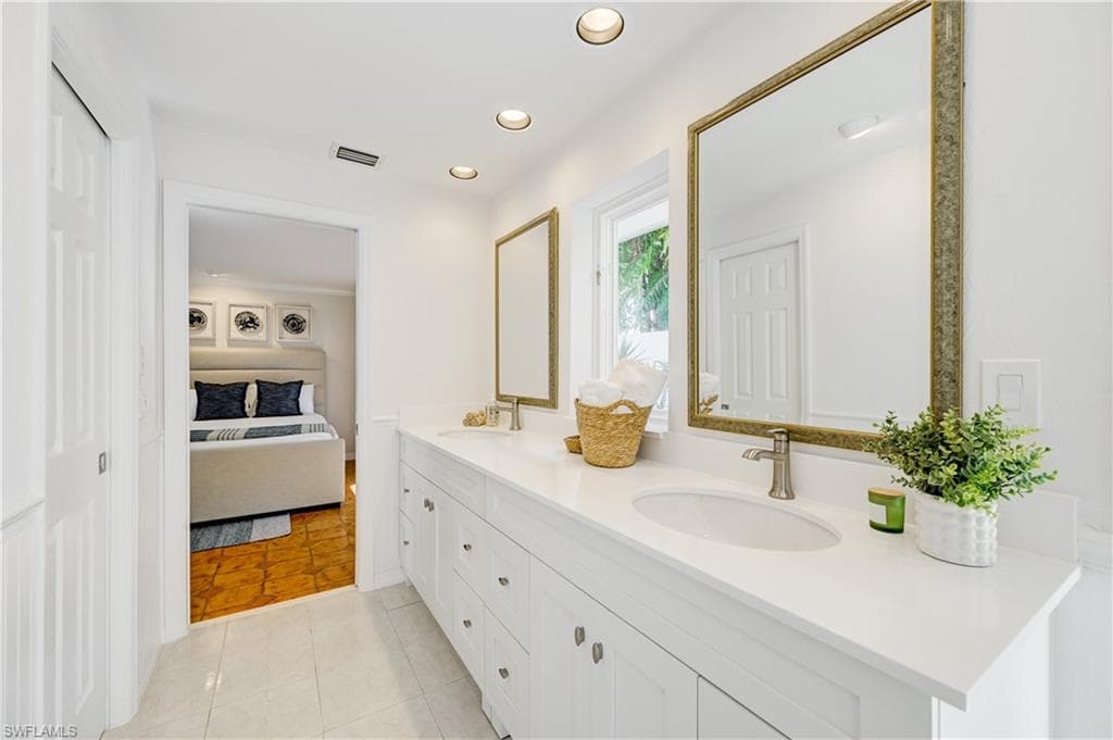 660 14th Ave S, Naples, FL 34102-29
