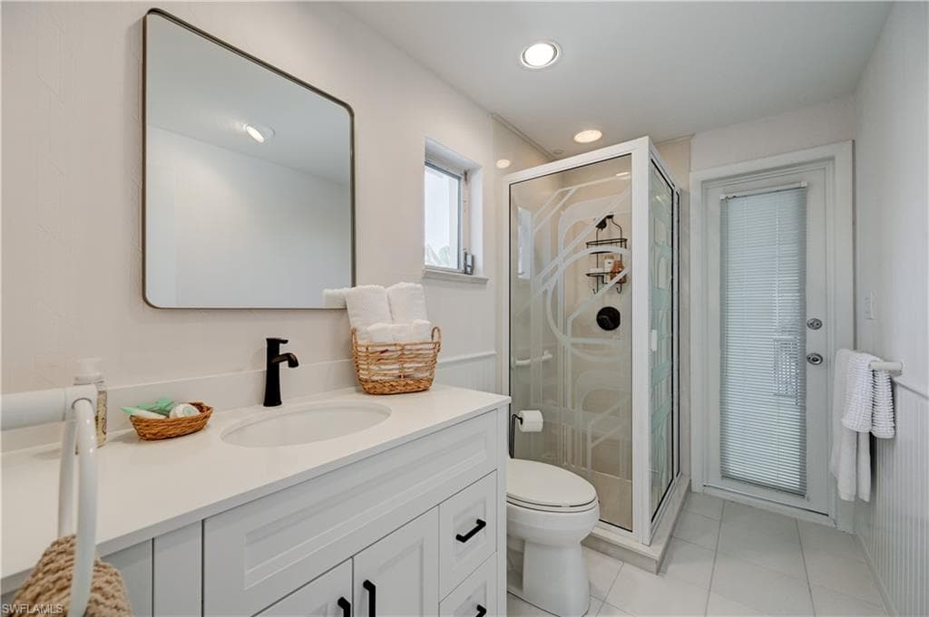 660 14th Ave S, Naples, FL 34102-32