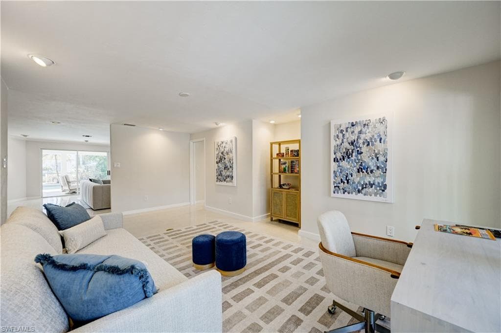 660 14th Ave S, Naples, FL 34102-34