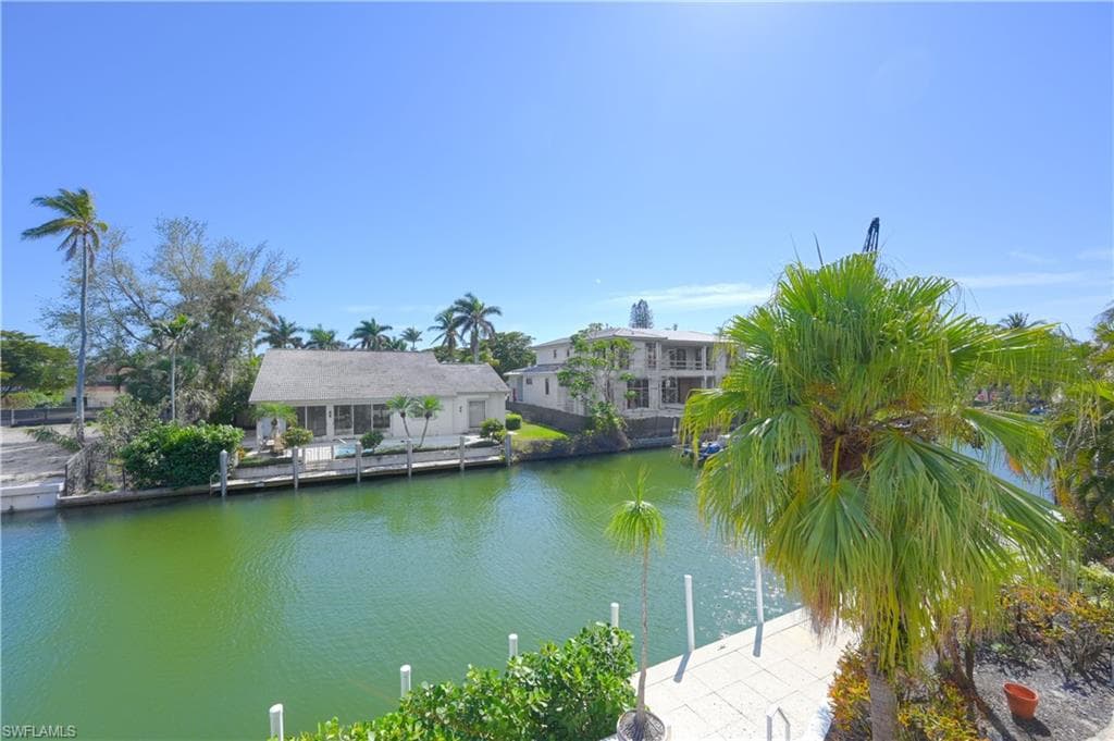 660 14th Ave S, Naples, FL 34102-2