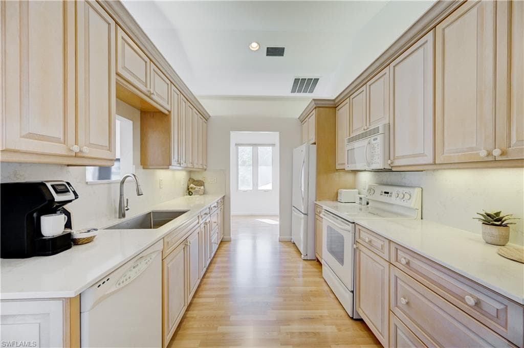 660 14th Ave S, Naples, FL 34102-42