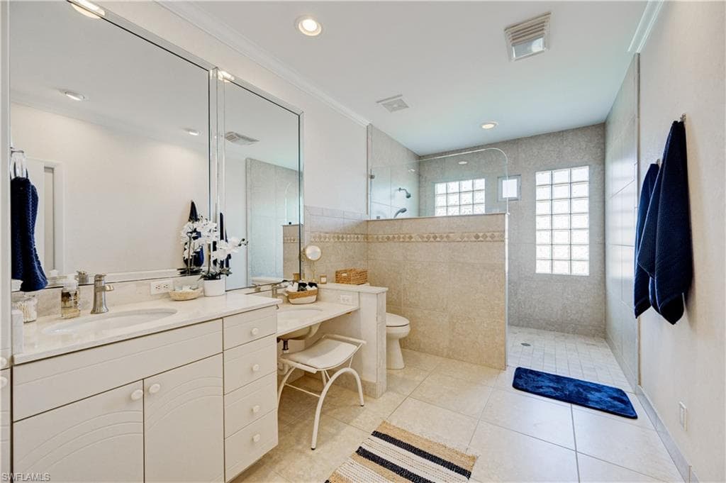 660 14th Ave S, Naples, FL 34102-45
