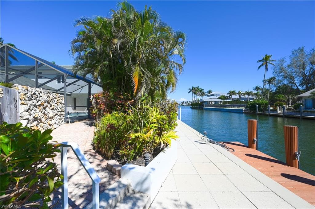 660 14th Ave S, Naples, FL 34102-3
