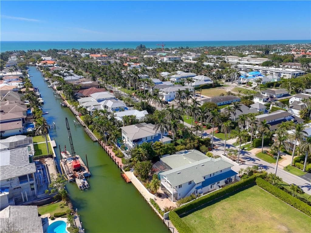 660 14th Ave S, Naples, FL 34102-49