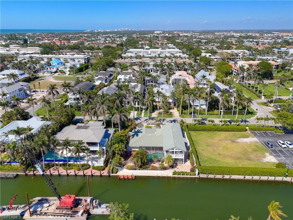 660 14th Ave S, Naples, FL 34102-50