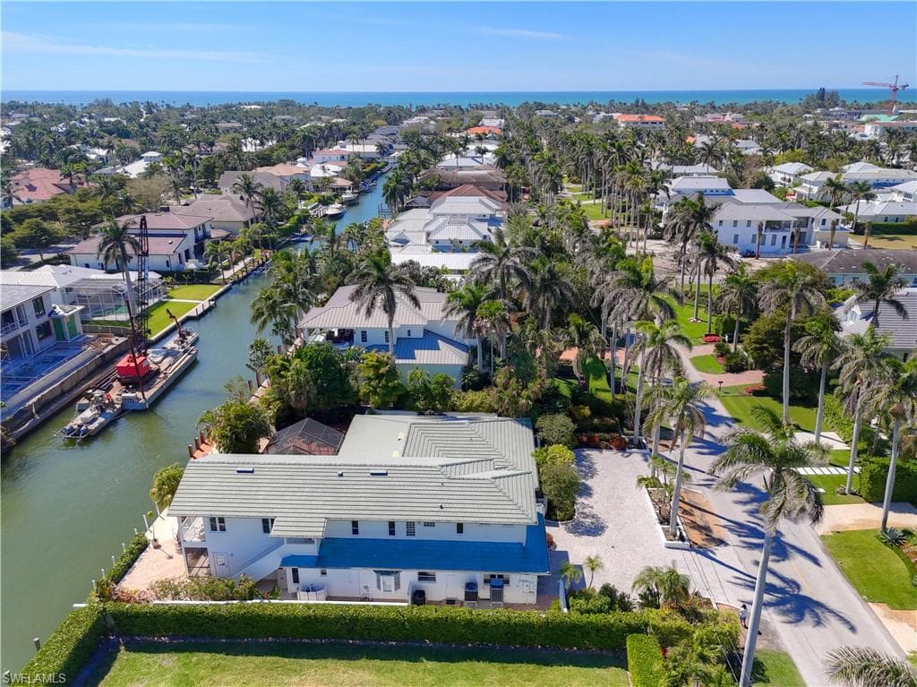 660 14th Ave S, Naples, FL 34102-5