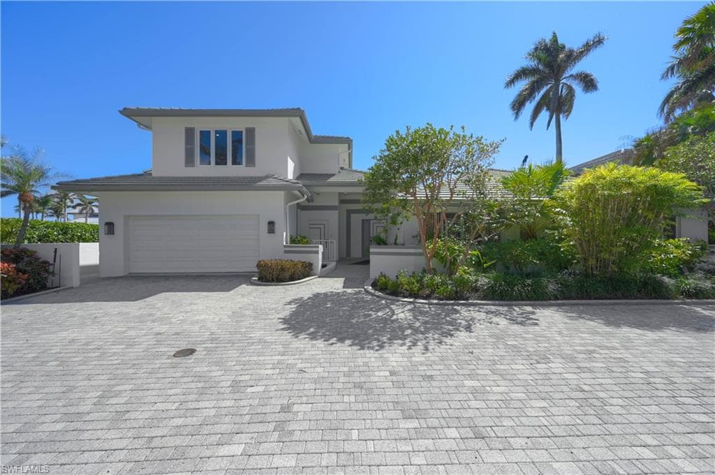 660 14th Ave S, Naples, FL 34102-6