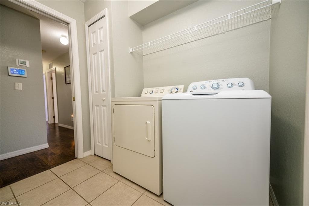 501 24th Ter, Cape Coral, FL 33909-45