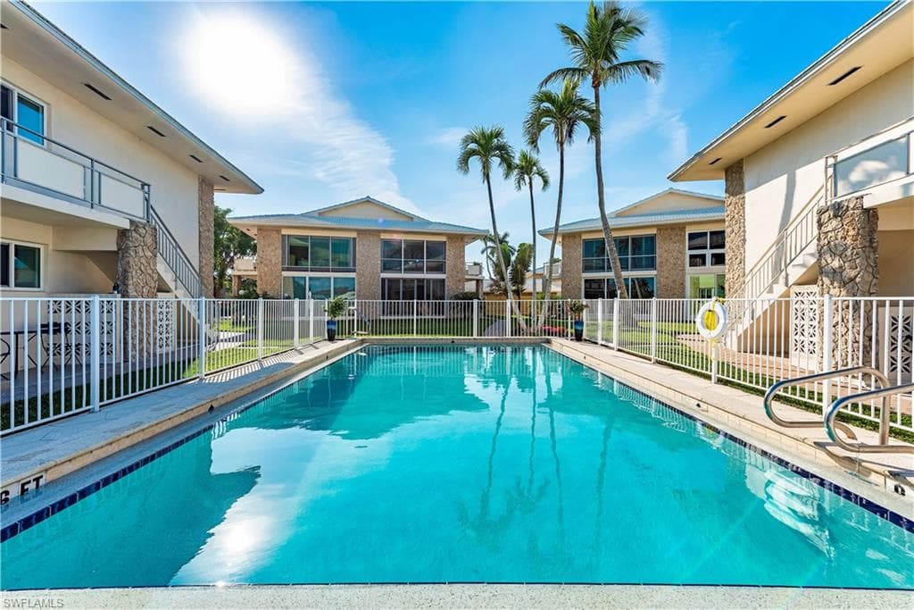 2500 Gulf Shore Blvd N S-4, Naples, FL 34103-11