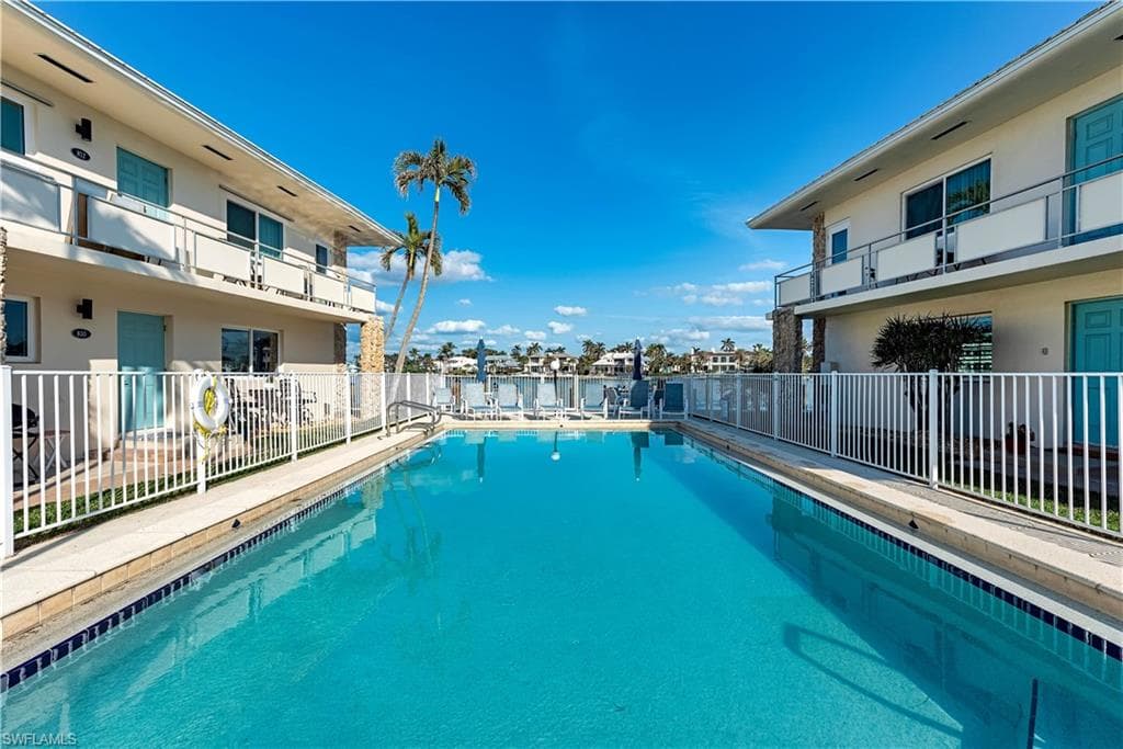2500 Gulf Shore Blvd N S-4, Naples, FL 34103-12