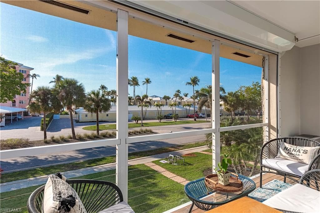 2500 Gulf Shore Blvd N S-4, Naples, FL 34103-4