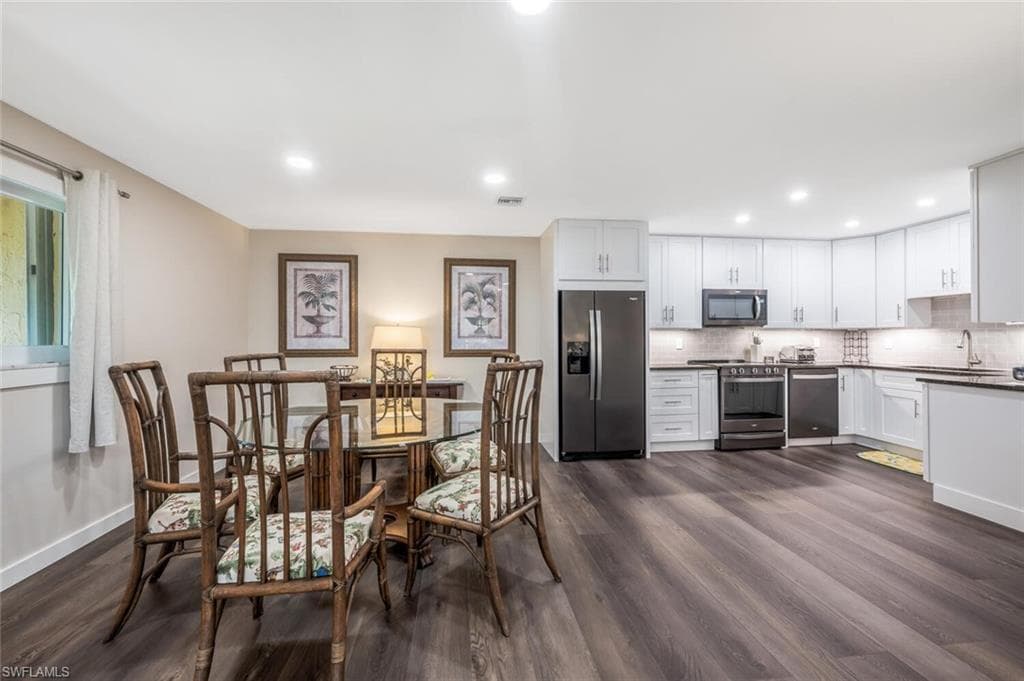 186 Harrison Rd H2, Naples, FL 34112-9
