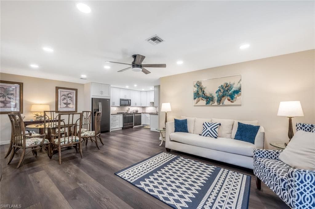 186 Harrison Rd H2, Naples, FL 34112-3