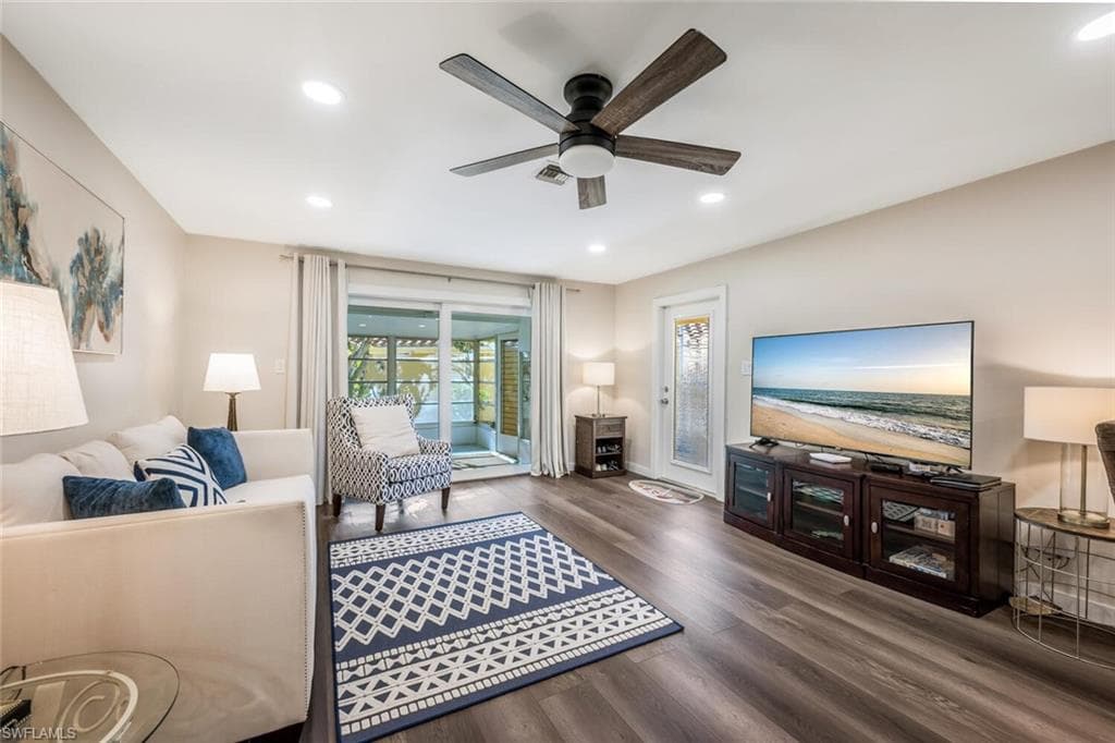 186 Harrison Rd H2, Naples, FL 34112-6