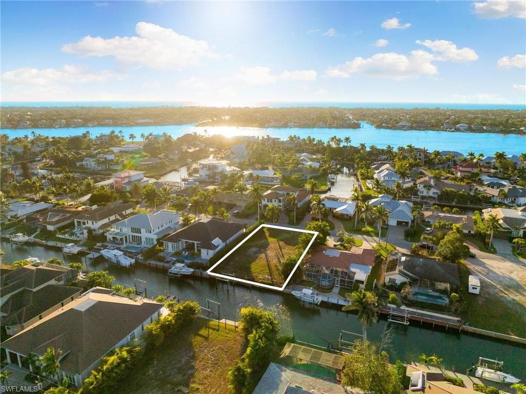 2165 Tarpon Rd, Naples, FL 34102-9