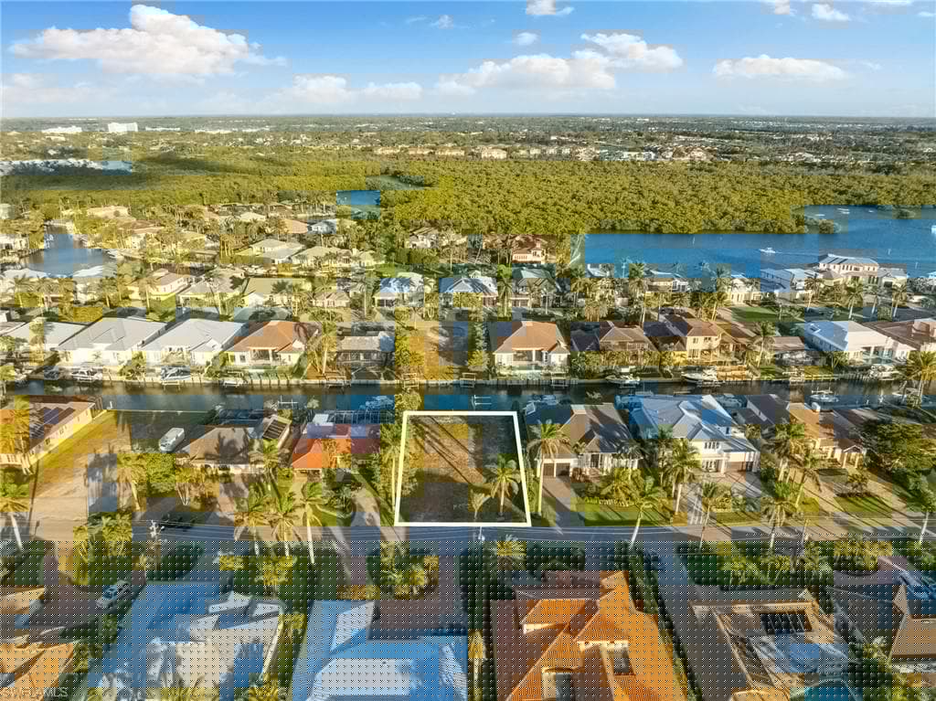 2165 Tarpon Rd, Naples, FL 34102-11