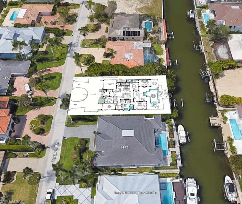 2165 Tarpon Rd, Naples, FL 34102-4