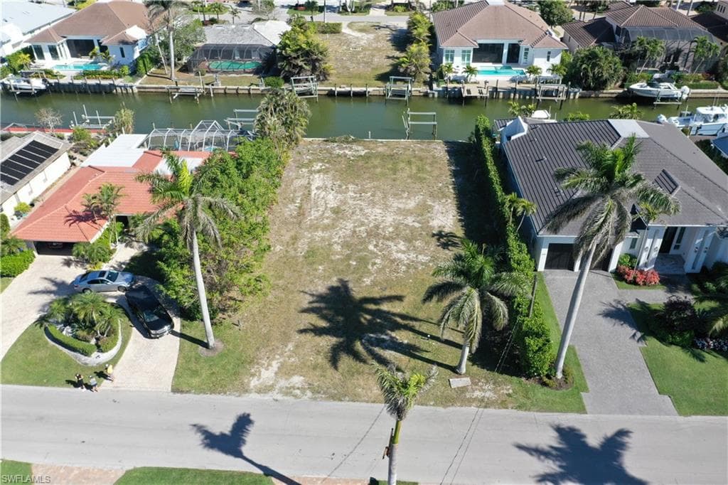 2165 Tarpon Rd, Naples, FL 34102-8