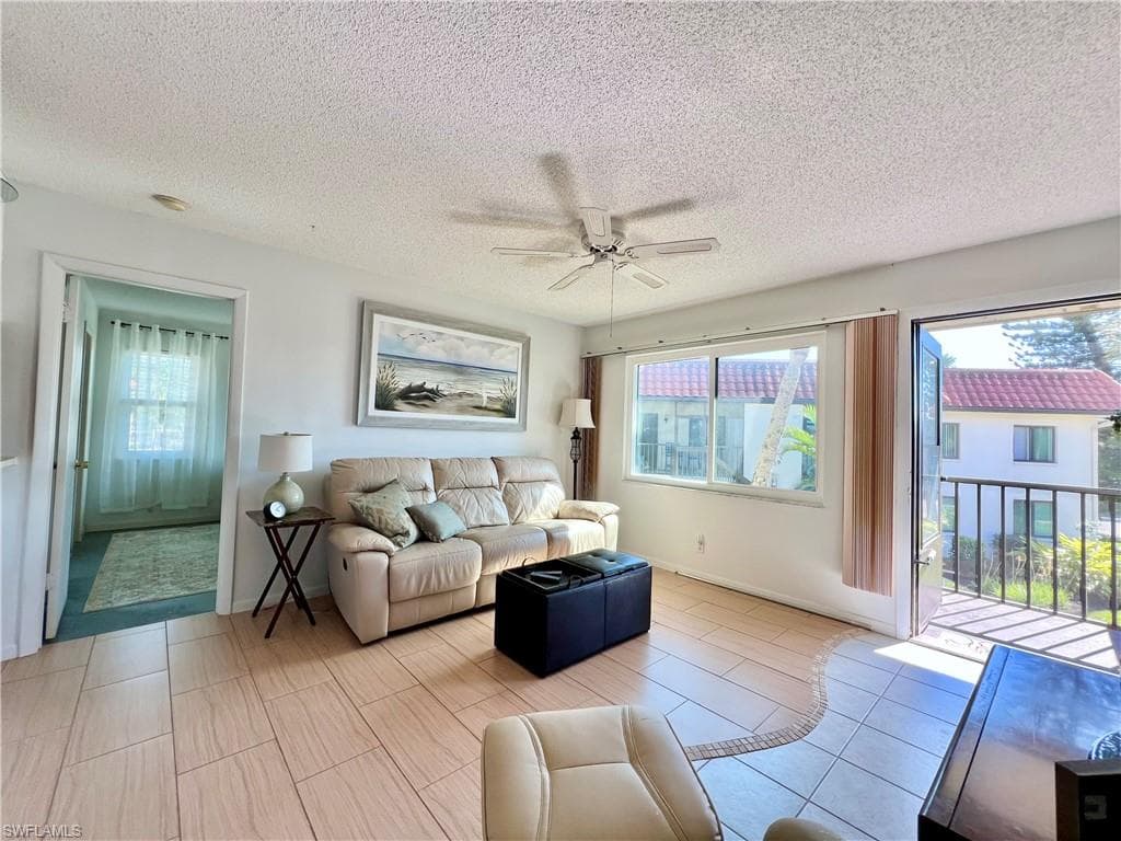 4293 27th Ct SW 203, Naples, FL 34116-10