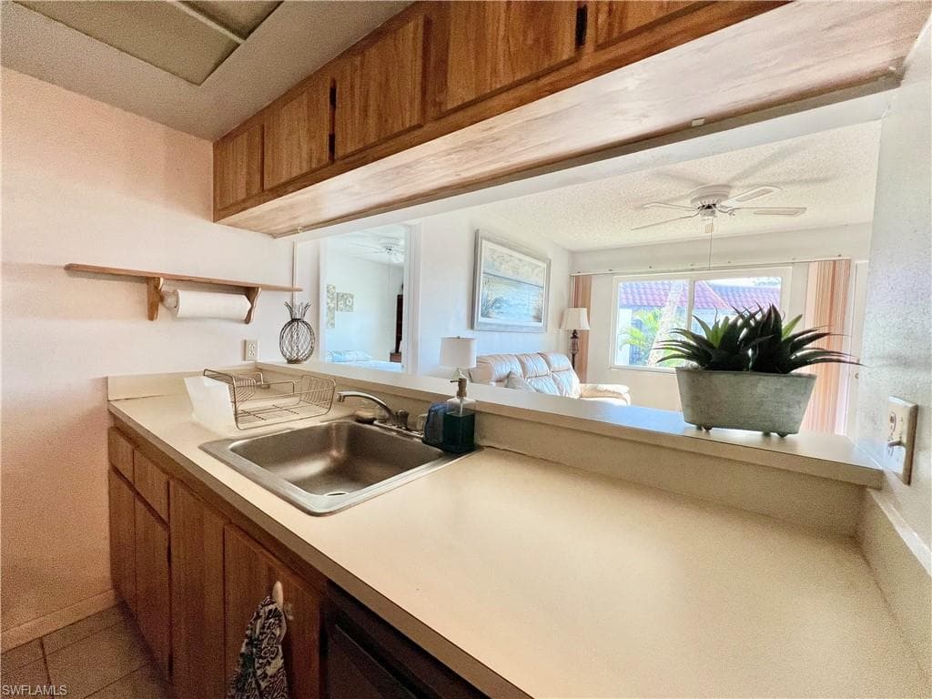 4293 27th Ct SW 203, Naples, FL 34116-16