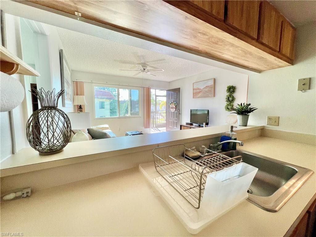 4293 27th Ct SW 203, Naples, FL 34116-17