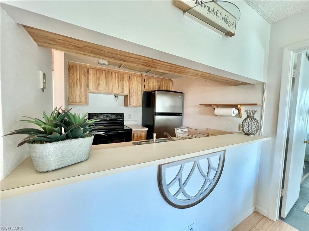 4293 27th Ct SW 203, Naples, FL 34116-18