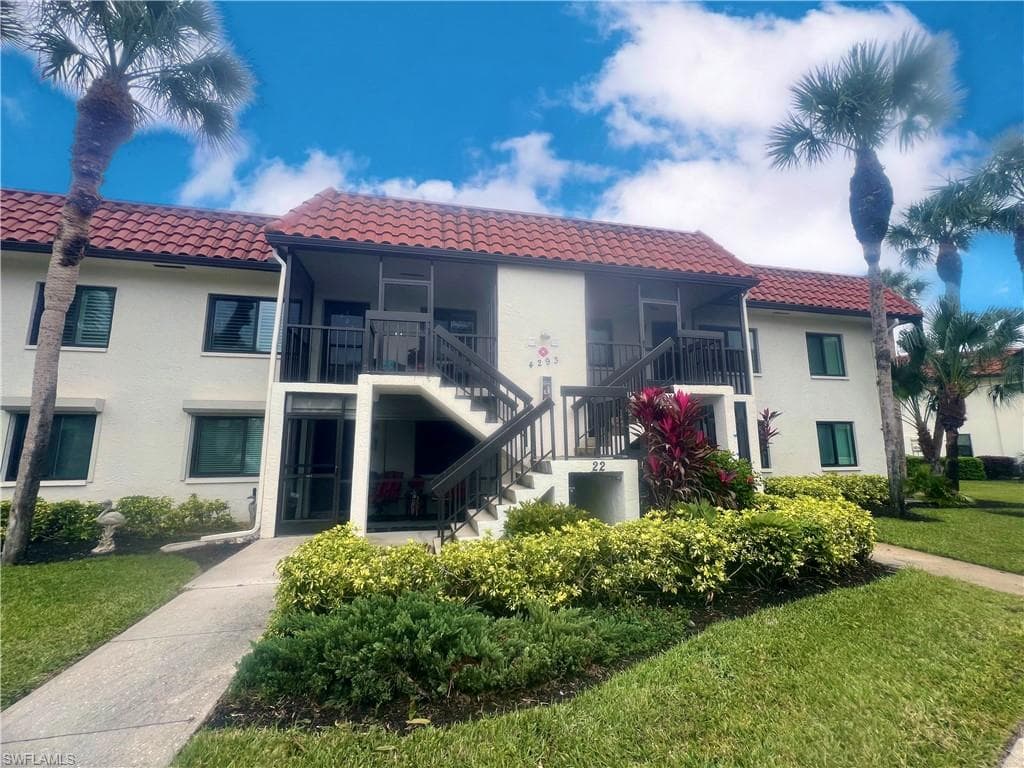 4293 27th Ct SW 203, Naples, FL 34116-1