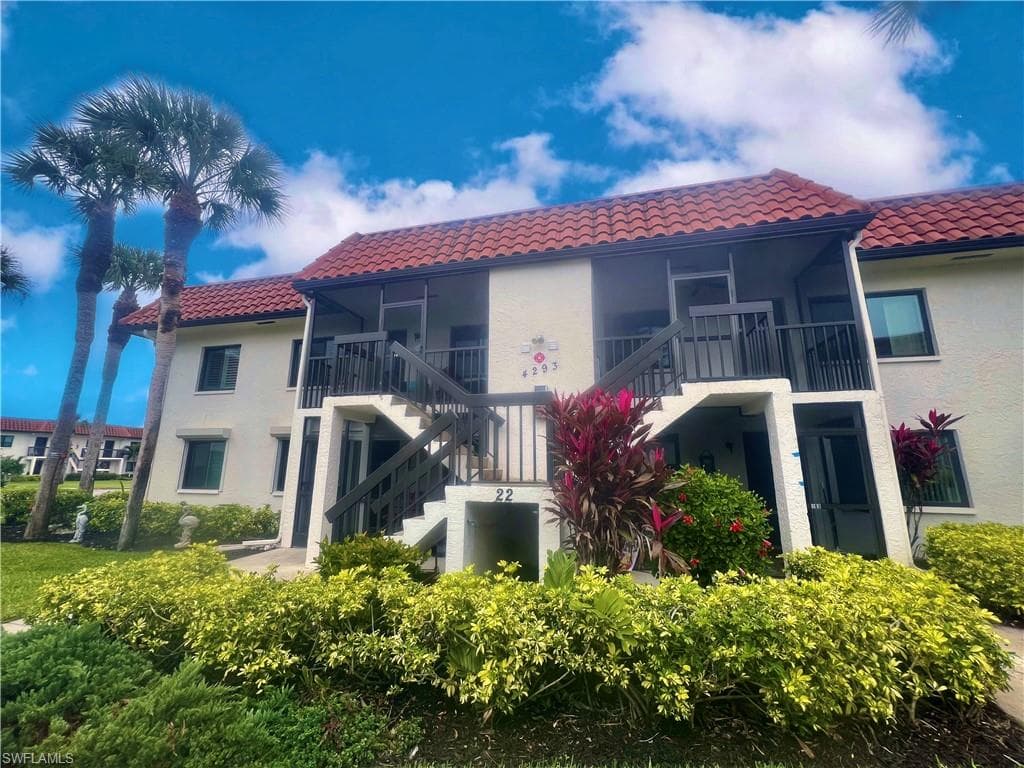 4293 27th Ct SW 203, Naples, FL 34116-3