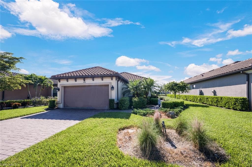 8446 Volaro Way, Naples, FL 34114-3