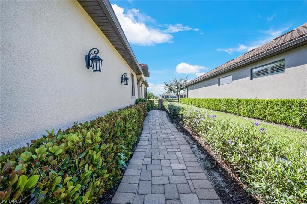 8446 Volaro Way, Naples, FL 34114-4
