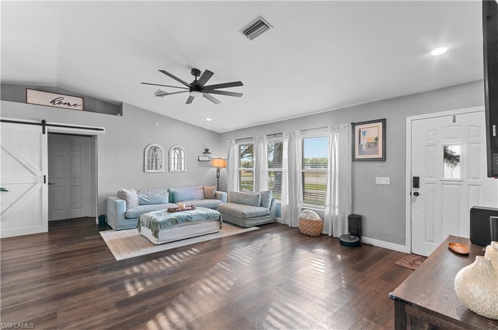 3300 Valencia Dr, Naples, FL 34120-4