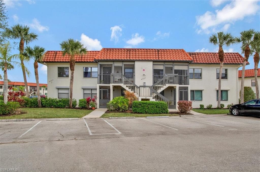 4357 27th Ct SW 204, Naples, FL 34116-2