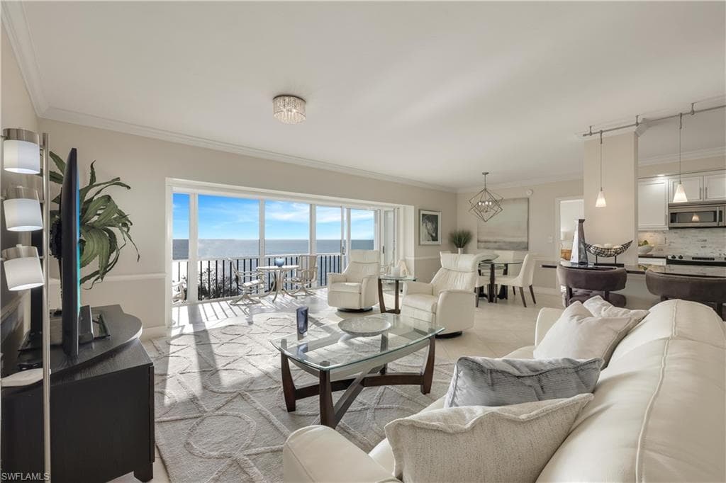 3401 Gulf Shore Blvd N 605, Naples, FL 34103-2
